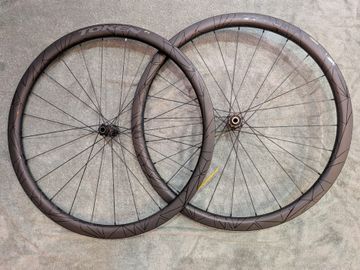 Used token Ventous Carbon Disc Wheelset 2024 bike — image 9 of 10