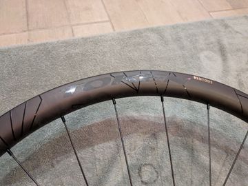 Used token Ventous Carbon Disc Wheelset 2024 bike — image 8 of 10