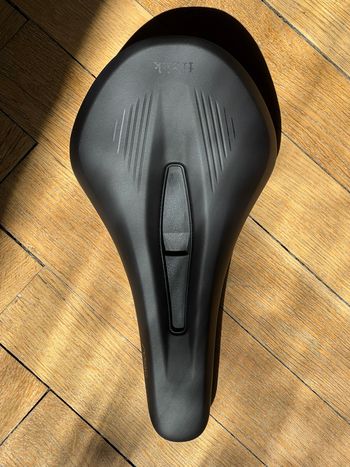 Używany Fizik Argo Terra X3 Saddle bike