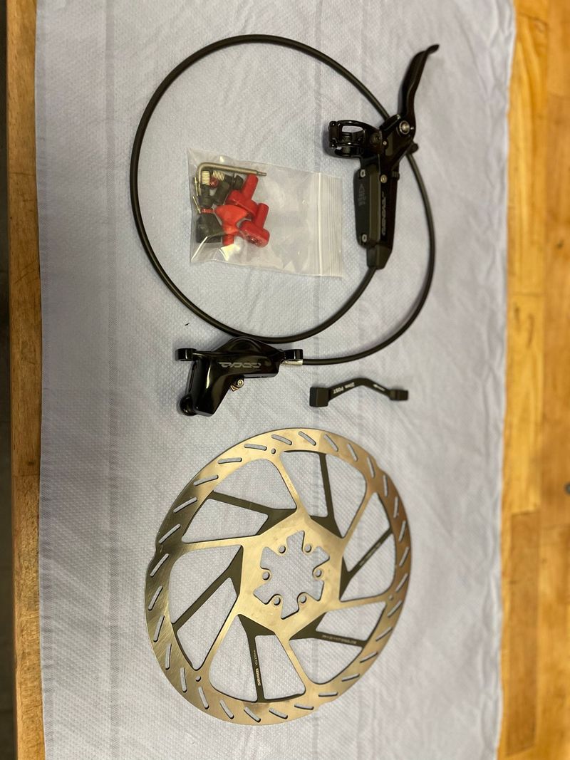 Used Sram Code RSC Silver Stealth 2023 bike — image 4 of 6