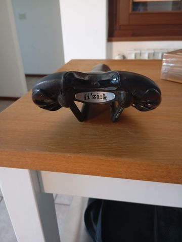 Used Fizik Aliante Carbon 2020 Saddles & Seatposts