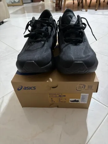 Używany Asics Novablast 5 bike — zdjęcie 2 z 5