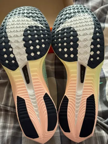 Używany 100% Nike Zoomx Vaporfly Next% 3 bike — zdjęcie 4 z 6