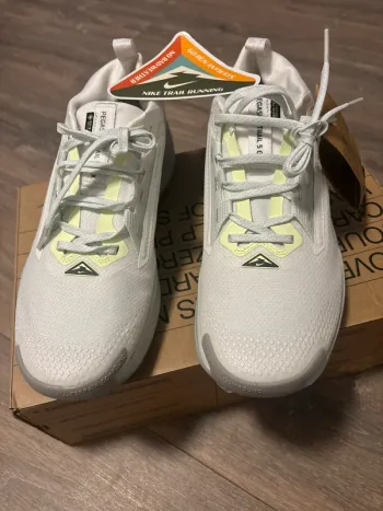 Used Nike Trail Running Shoes bike — image 5 of 5