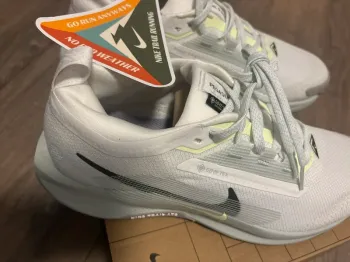 Used Nike Trail Running Shoes bike — image 4 of 5
