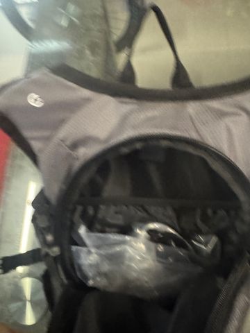 Used liquid force Force Hydration Vest bike — image 3 of 4