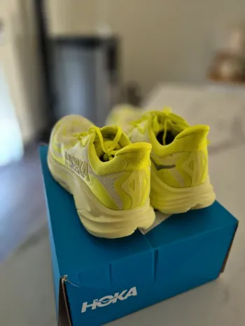 Hoka Clifton 10 bike d'occasion — image 2 sur 4