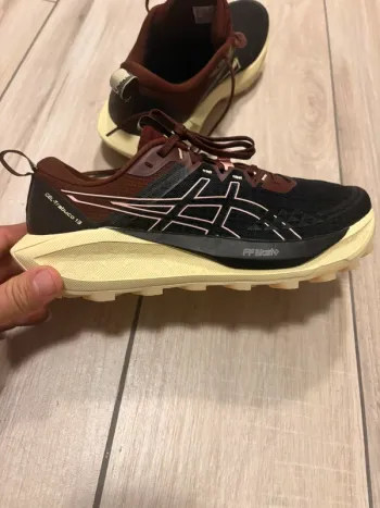 Gebrauchtes Asics Trail Running Shoes 41.5 bike — Bild 3 von 10