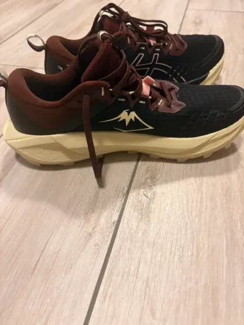 Gebrauchtes Asics Trail Running Shoes 41.5 bike — Bild 2 von 10