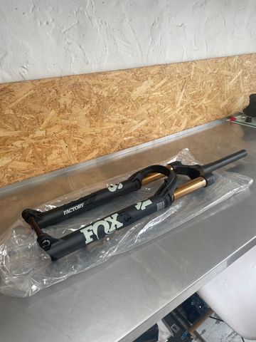 Gebrauchtes Fox 34 Factory Fork 2024 bike — Bild 1 von 5
