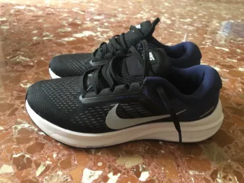 Brugt Nike Scarpe numero 40 bike
