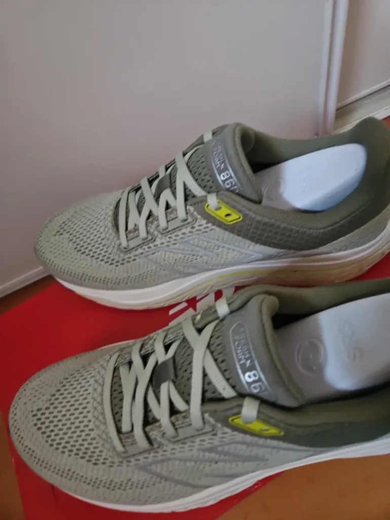 New Balance 860v14 bike d'occasion — image 3 sur 7
