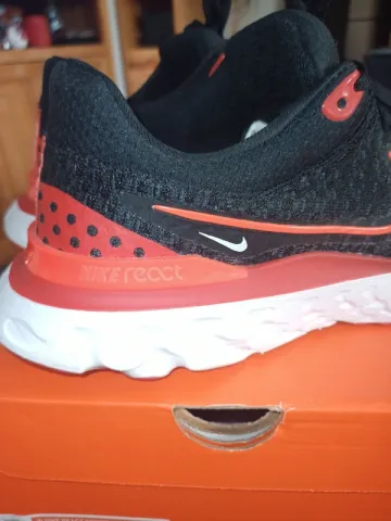 Used Nike React Infinity Run Flyknit 3 2024 bike — image 3 of 14
