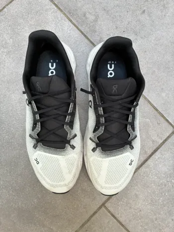 Gebrauchtes On Running Chaussures de sport Taille 42, 5 bike — Bild 4 von 8