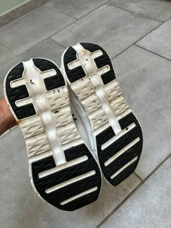 Gebrauchtes On Running Chaussures de sport Taille 42, 5 bike — Bild 7 von 8