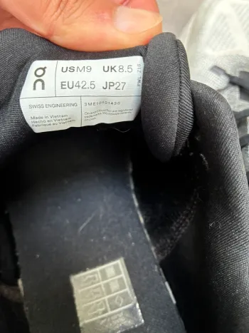Gebrauchtes On Running Chaussures de sport Taille 42, 5 bike — Bild 8 von 8