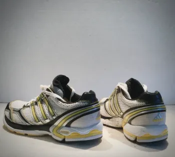 Gebrauchtes Adidas running sport schoenen 37, 5 bike — Bild 3 von 5