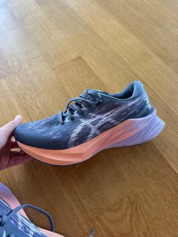 Gebrauchtes Asics Novablast bike — Bild 2 von 5