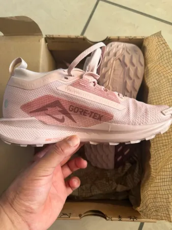 Used Nike Running Shoes bike — image 9 of 11