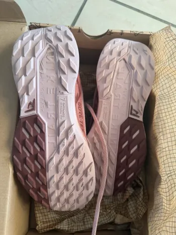 Used Nike Running Shoes bike — image 5 of 11