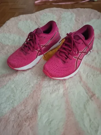 Used Asics Running Shoes bike — image 2 of 11