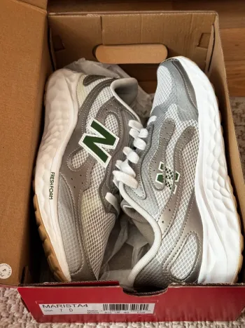 Used New Balance Arishi V4 Tiralux bike — image 6 of 8