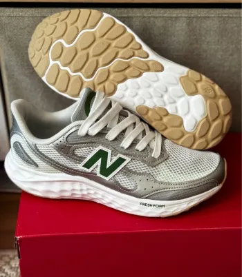 Used New Balance Arishi V4 Tiralux bike — image 3 of 8
