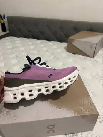 On Running Shoes Violet bike usato — immagine 2 di 4