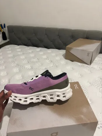 On Running Shoes Violet bike usato — immagine 3 di 4