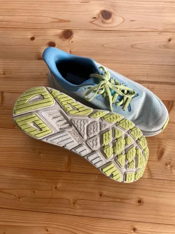 Hoka Arahi 7 bike d'occasion — image 2 sur 5
