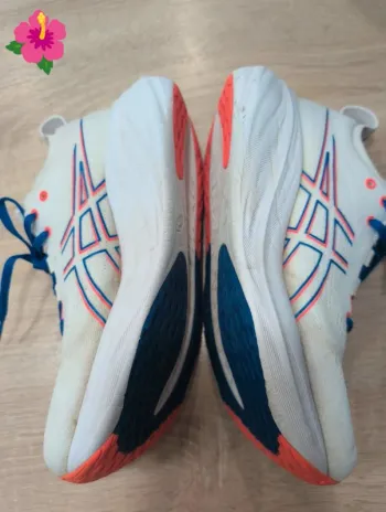 Używany Asics Nimbus 26 bike — zdjęcie 4 z 11