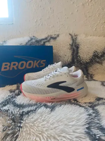 Used Brooks Glycerin Max bike — image 2 of 6