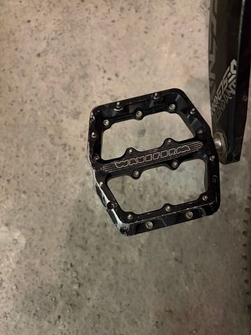 Used Wolf Tooth Waveform Pedals 2024 bike — image 2 of 7
