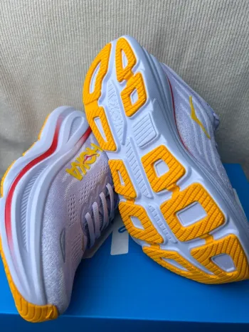 Used Hoka Chaussures bike — image 3 of 11