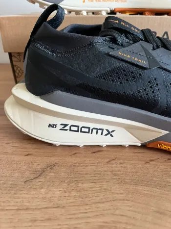 Tweedehands Nike ZoomX Zegama Trail 2 bike — afbeelding 2 van 6