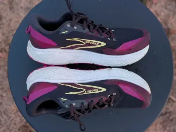 Used Brooks Running shoes size 42 bike — image 3 of 7