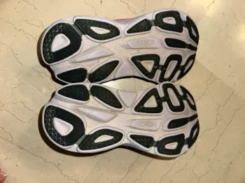 Rose Hoka Running Shoes bike d'occasion — image 2 sur 7