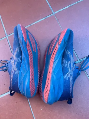 Używany Asics Novablast 5 bike — zdjęcie 3 z 7