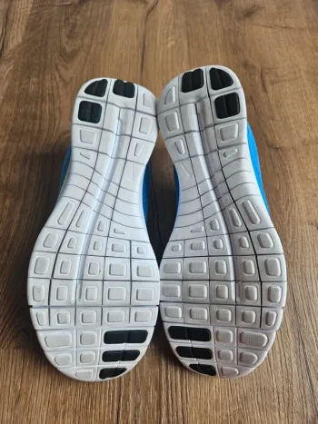 Tweedehands Nike Free 3.0 V5 2013 bike — afbeelding 13 van 15