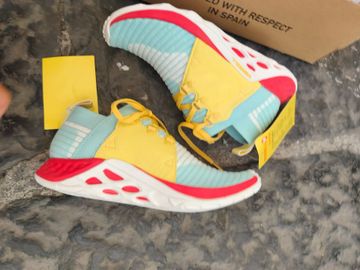 Used Merrell Trekking Shoes 2019 Running Shoes