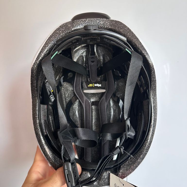 Brugt MET Manta MIPS Helmet bike — billede 9 af 11