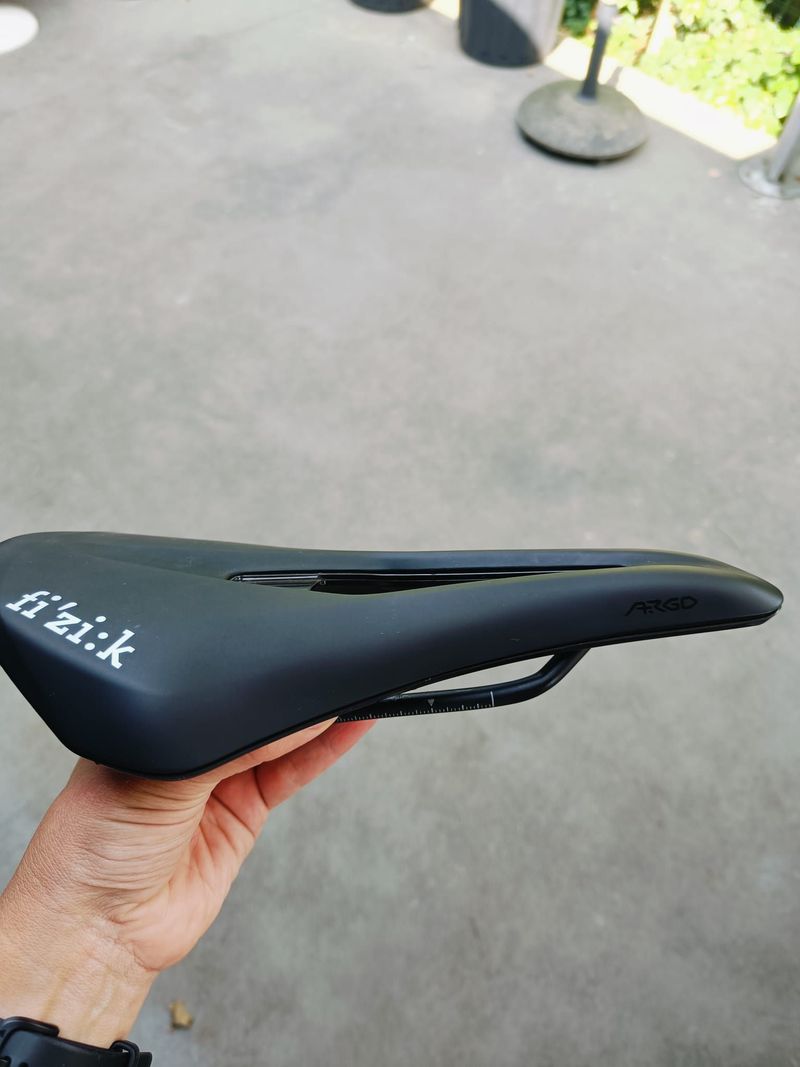 Käytetty Fizik Vento Argo Saddle Saddles & Seatposts