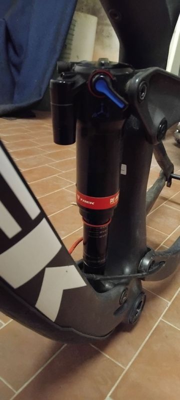 Brugt RockShox deluxe reAktive Rear Suspension