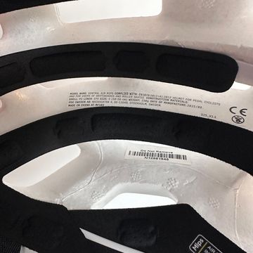 Used POC Ventral Air Mips bike — image 9 of 10