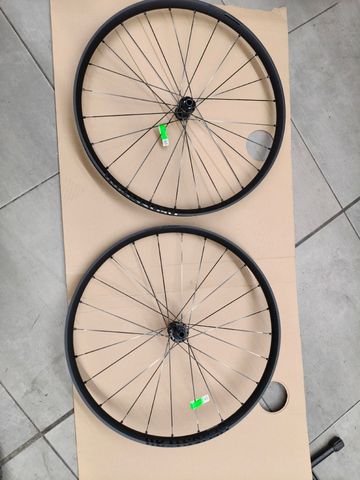 Mavic Crosstrail XL 2026 Wheels usato