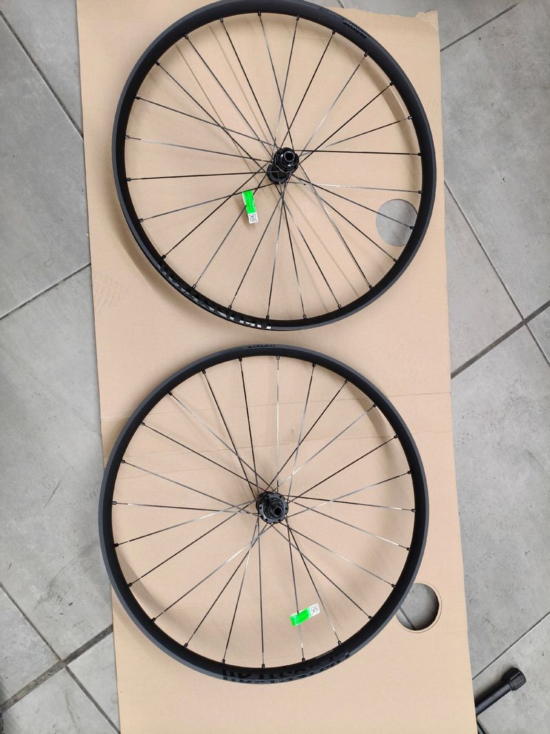 Used Mavic Crosstrail XL 2026 Wheels