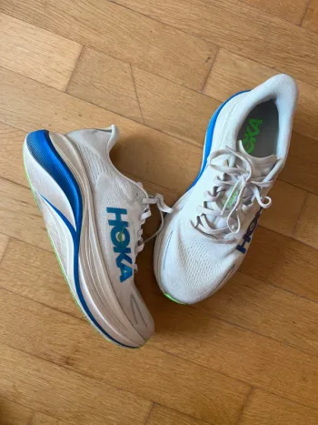 Brugt Hoka Skyward X2 bike