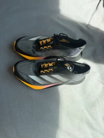 Orange Adizero Boston 12 bike d'occasion — image 2 sur 3