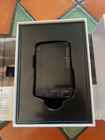 Used Wahoo Elemnt Roam v2 bike — image 4 of 8