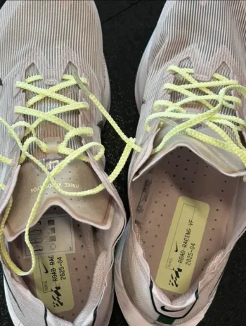 Używany Nike Vaporfly 4 bike — zdjęcie 4 z 6